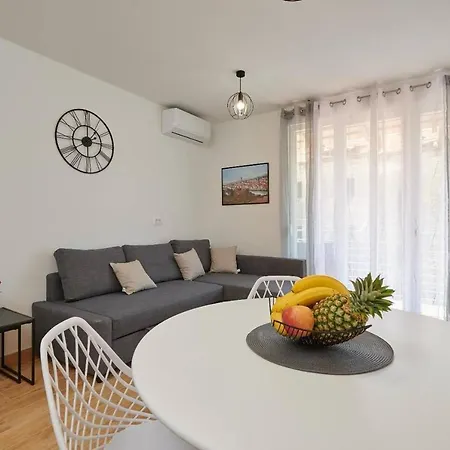 Trau Apartman